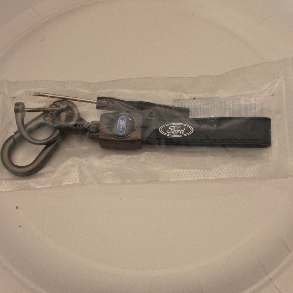 Ford Black Key Holder Keychain   Carabiner New Sealed